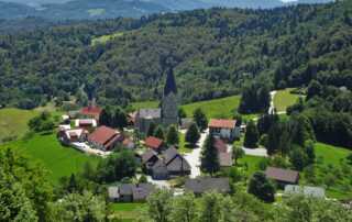 Almin dom na Svetini